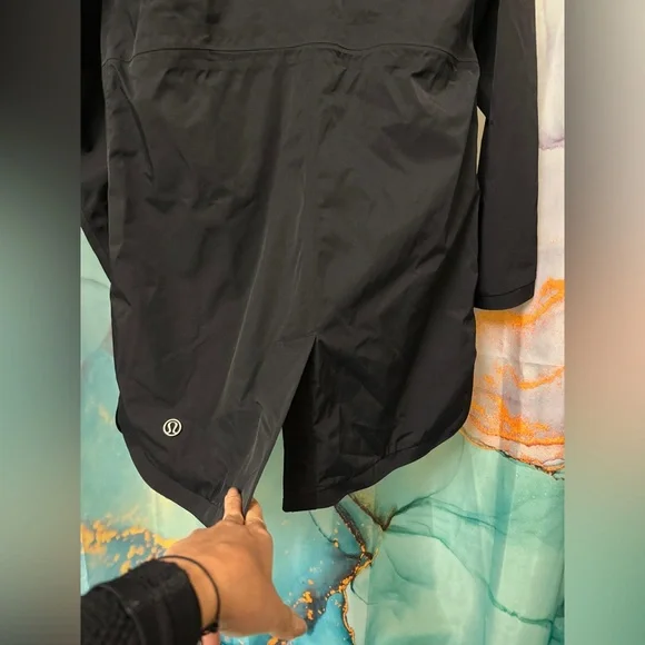 Lululemon Athletica Womens Rain Jacket in Black Sz: 6 - Picture 4 of 9